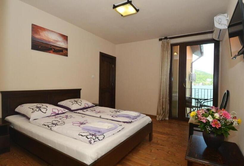 اتاق لوکس با چشم‌انداز دریا, Vila Golful Dunării