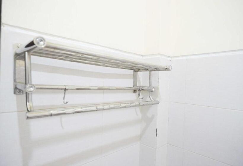 豪华房间, Urbanview Hotel Bergas Indah Bandungan By Reddoorz