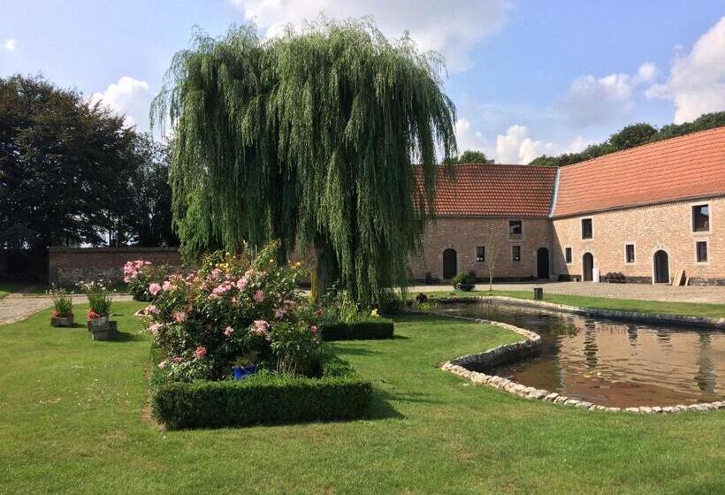 Дом 4 Спальни, Chapeauveau Gîte   B&b   Events