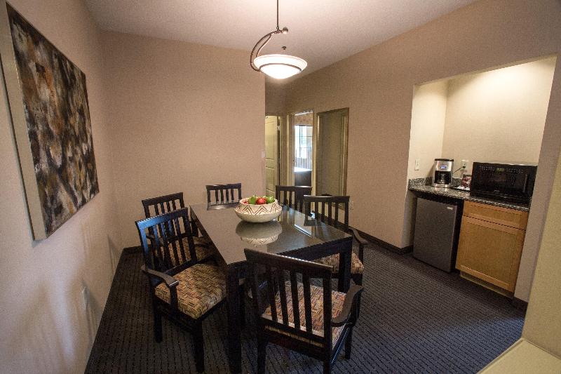 Люкс Кровать Кинг, Holiday Inn St. Paul Northeast   Lake Elmo, An Ihg