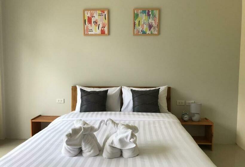 Номер Superior, Snooze Inn Phuket   Free Shuttle To Bang Rong Pier