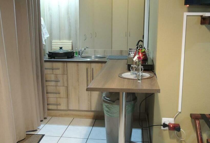 اتاق استاندارد, Hullabaloo Selfcatering Sleepover