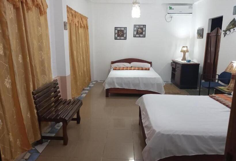 4인용 스탠다드 룸, Hospedaje Algarrobo Machalilla