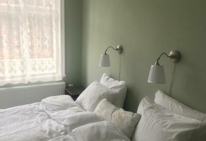 标准间带阳台, Stf Villa Söderåsen B&b