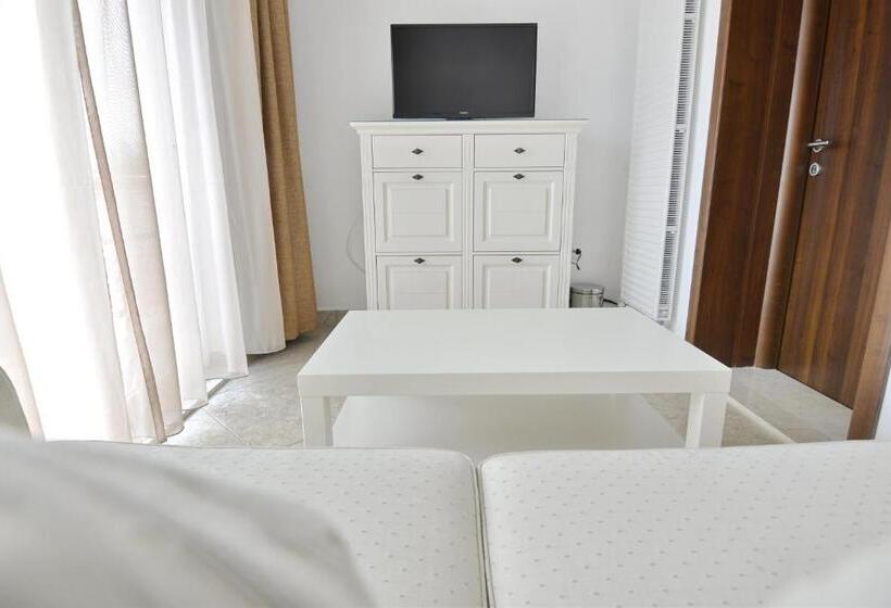 آپارتمان 1 خوابه با بالکن, Casa Marina