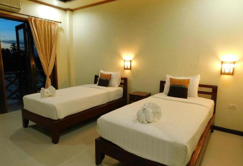 اتاق سوپریور سه تخته, Sengahloune Villa