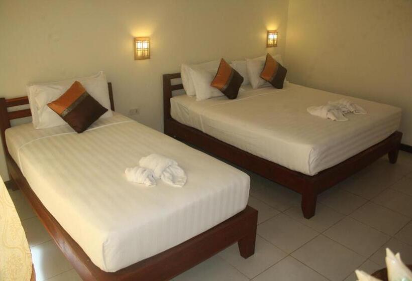 اتاق سوپریور سه تخته, Sengahloune Villa
