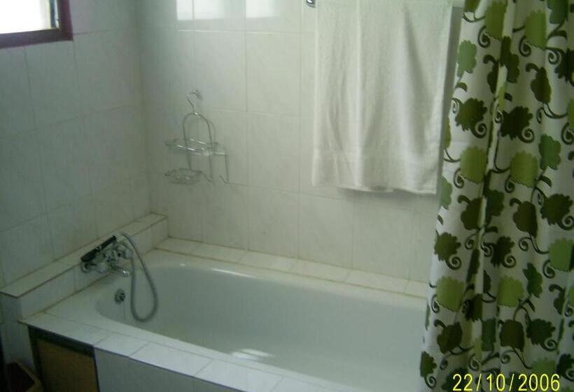 디럭스 룸, Sampson S Guesthouse Company Ltd