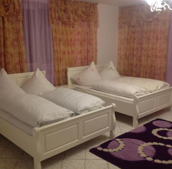 سوئیت 2 خوابه, Casa Avram