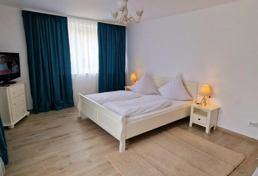 اتاق استاندارد چهار تخته, Casa Avram