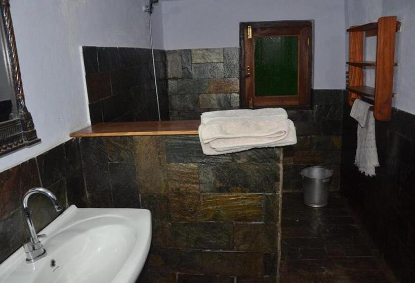 Семейный Номер, Shivanandi River Lodge