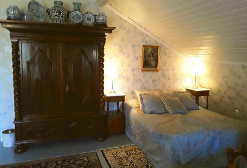 Люкс, Töyrylä Manor