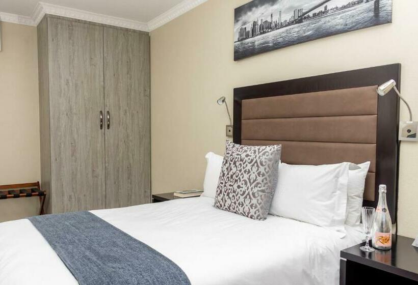 Номер Стандарт, Q's Boutique Stay