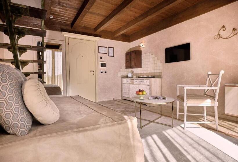 Полулюкс, Tenuta Montemagno Relais & Wines