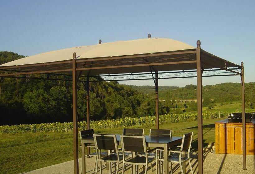 Хижина, Domaine Du Champ De L Hoste