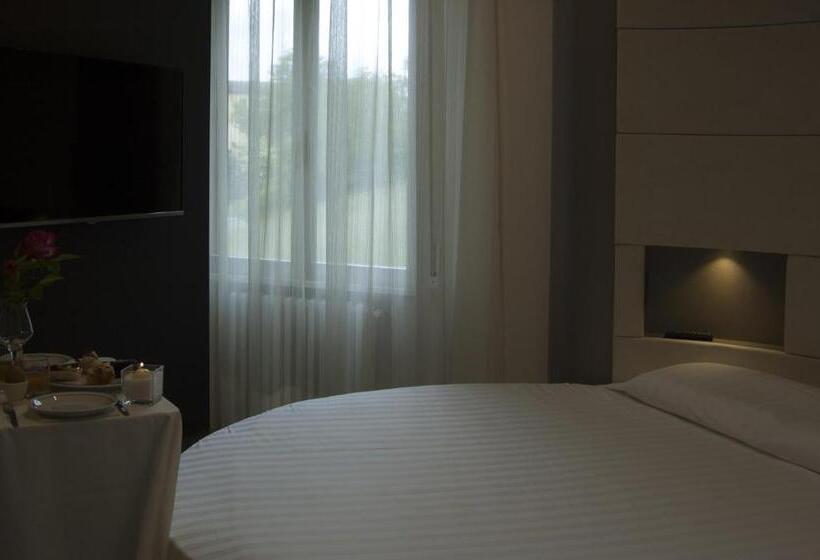 Люкс Классика, Albergo Ristorante Miramonti Toano