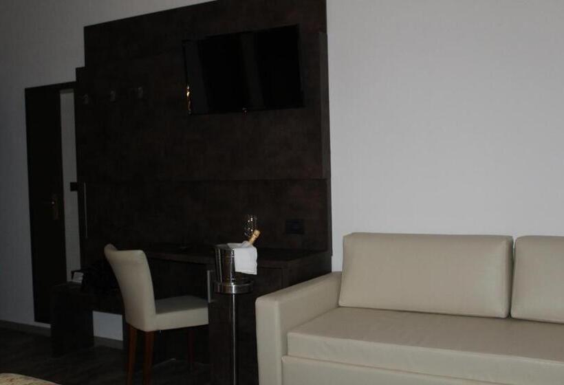 Трехместный Номер Deluxe, Albergo Ristorante Miramonti Toano