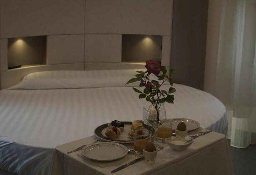 Люкс Классика, Albergo Ristorante Miramonti Toano