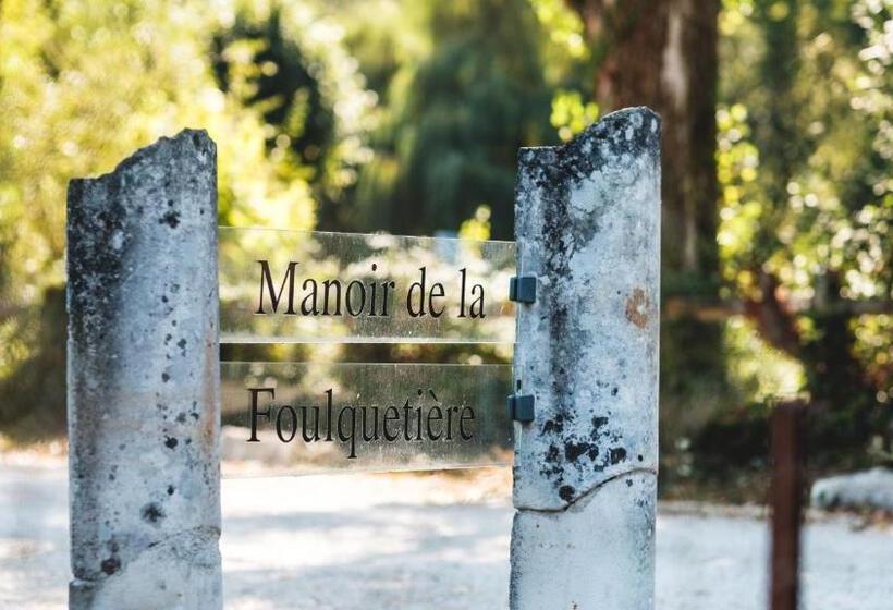 Дом 3 Спальни, Manoir De La Foulquetiere