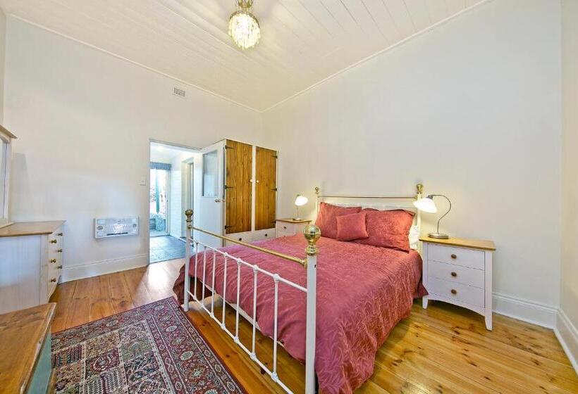 침실 4개 주택, Vineyard Cottage Bnb