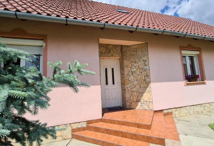 Апартаменты 3 Спальни, Veronika Guesthouse
