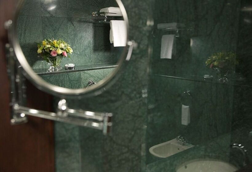 Номер Superior, Grand Hotel Sofia