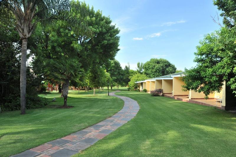 Номер Стандарт Вид на Сад, Protea Hotel By Marriott Polokwane Ranch Resort