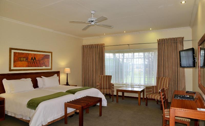 Шале 1 Спальня, Protea Hotel By Marriott Polokwane Ranch Resort