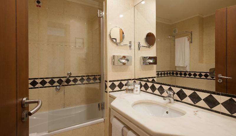 Quarto Estandar, Turim Europa