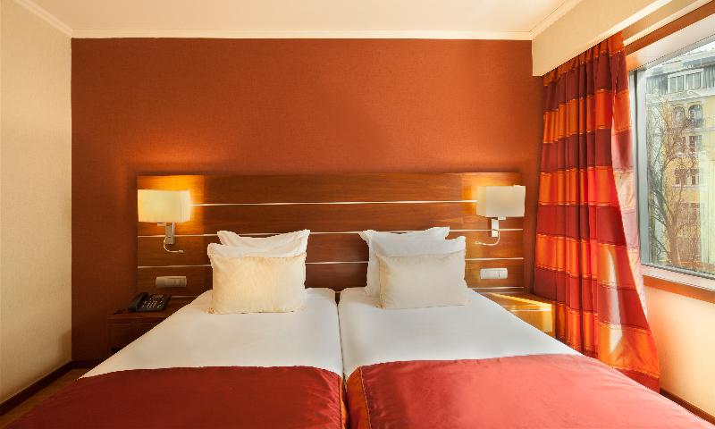 Quarto Estandar, Turim Europa
