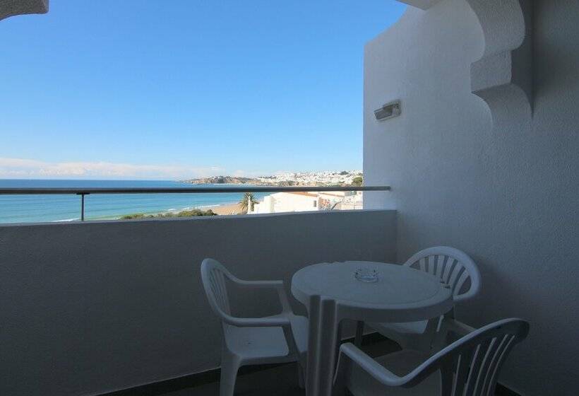 اتاق استاندارد سه نفره, Monica Isabel Beach Club