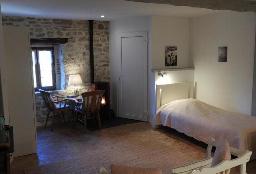 Семейный Номер Вид на Сад, Chambre D'hôtes Les 3 Cochons D'olt