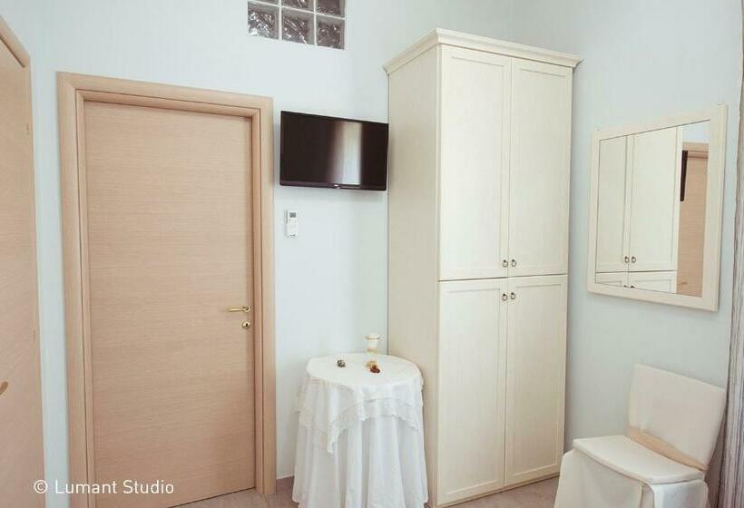 Номер Стандарт, Piccolo Albergo Del Musicista