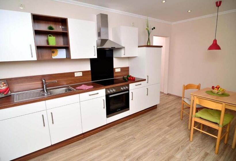 Апартаменты 2 Спальни, Pension / Ferienwohnungen Scheid