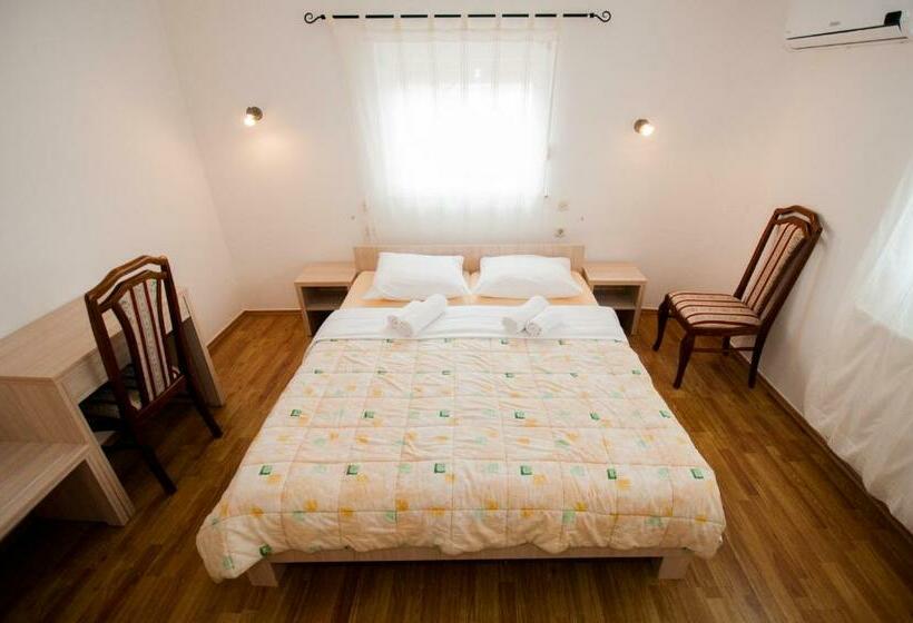 اتاق استاندارد, Rooms Kenedy