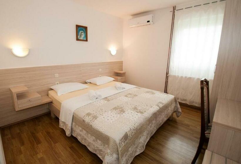 اتاق استاندارد, Rooms Kenedy