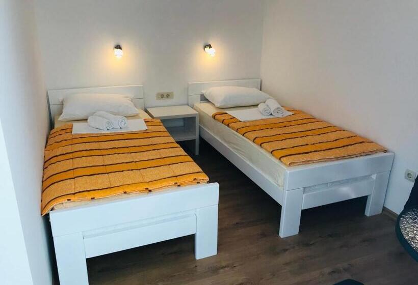 اتاق استاندارد, Rooms Kenedy