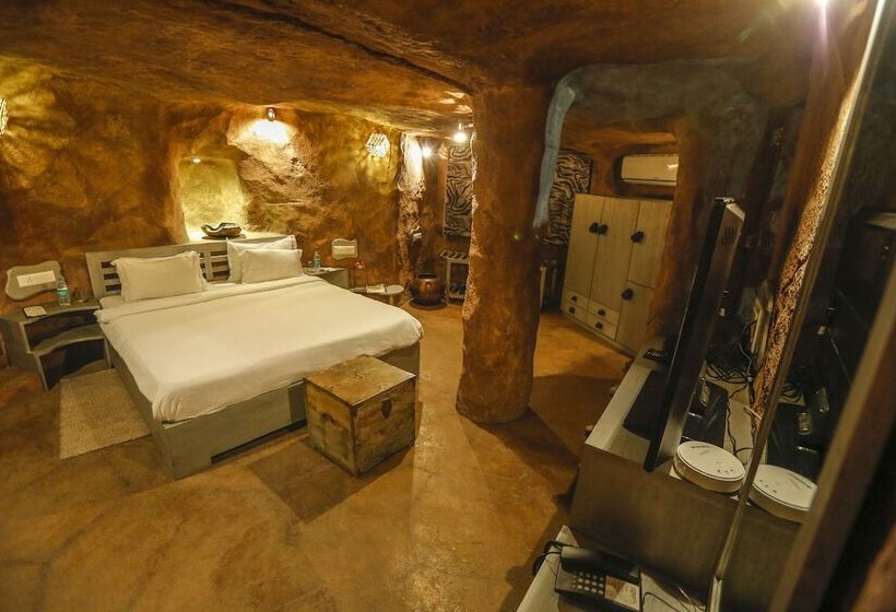 منزل غرفة نوم واحدة, Tathastu Pench