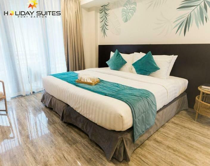 اتاق لوکس با بالکن, Holiday Suites Port Barton