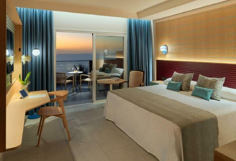 Полулюкс, Adrián Hoteles Roca Nivaria