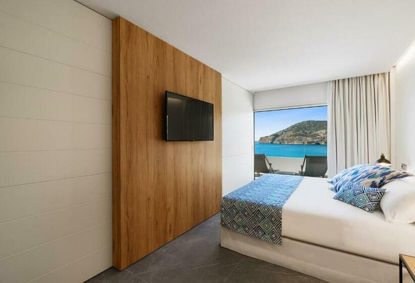 Люкс Вид на Бассейн, Bahia Suites Camp De Mar