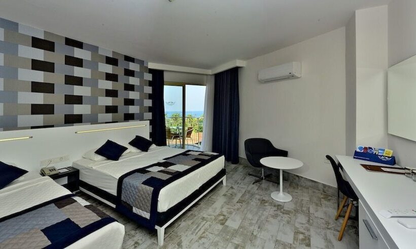 اتاق استاندارد سه نفره با چشم‌انداز کنار دریا, White City Beach Adult Only