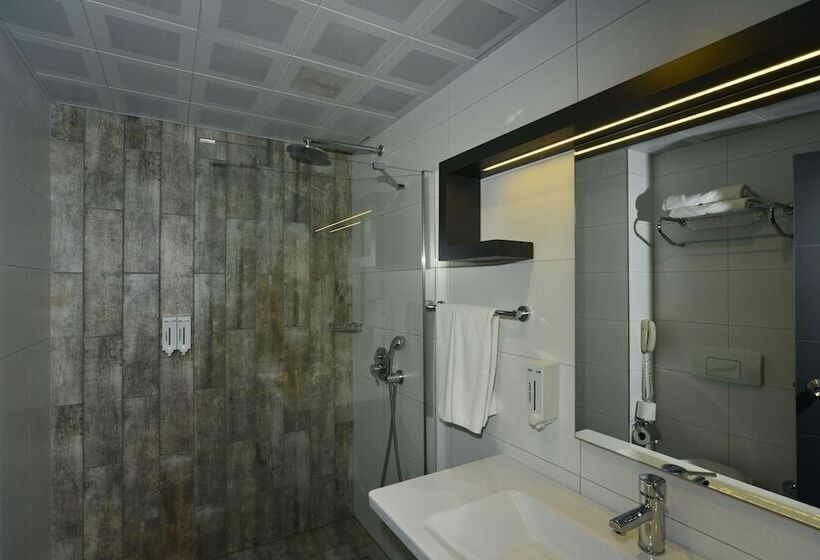 اتاق سوپریور چهار تخته, White City Beach Adult Only