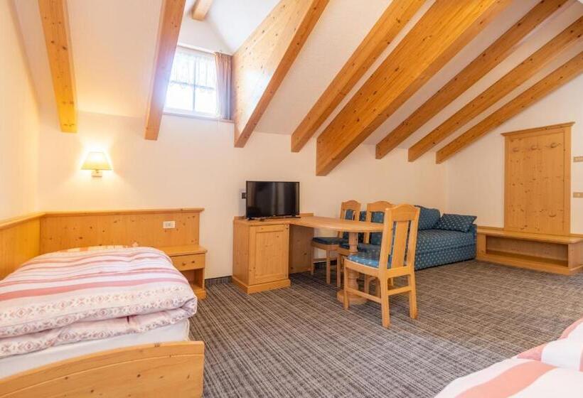 4인용 스탠다드 룸, Albergo Canazei