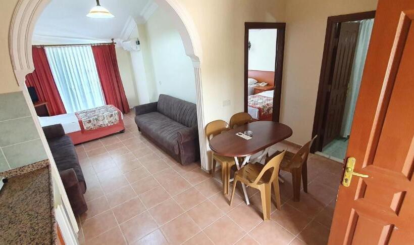 آپارتمان 1 خوابه با چشم‌انداز استخر, Gazipasa Star Otel