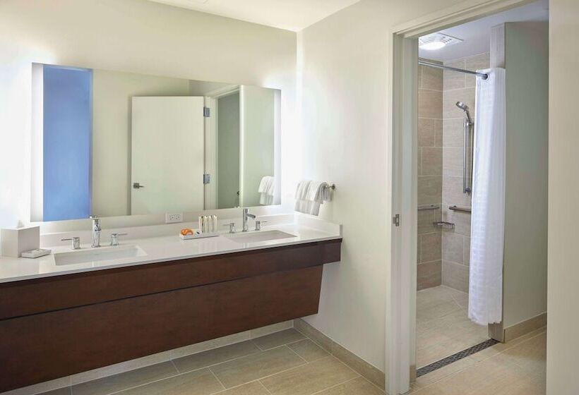 سوییت, Hilton Hawaiian Village Waikiki Beach Resort