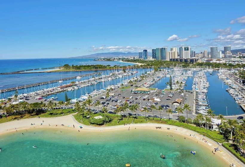 سوییت جونیور با چشم‌انداز دریا, Hilton Hawaiian Village Waikiki Beach Resort