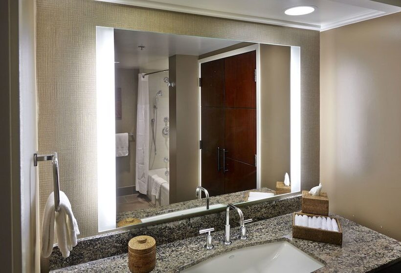 اتاق استاندارد با 2 تخت دوبل, Hilton Hawaiian Village Waikiki Beach Resort