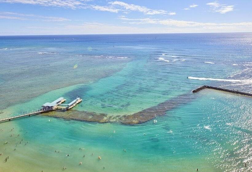 سوییت جونیور با چشم‌انداز دریا, Hilton Hawaiian Village Waikiki Beach Resort