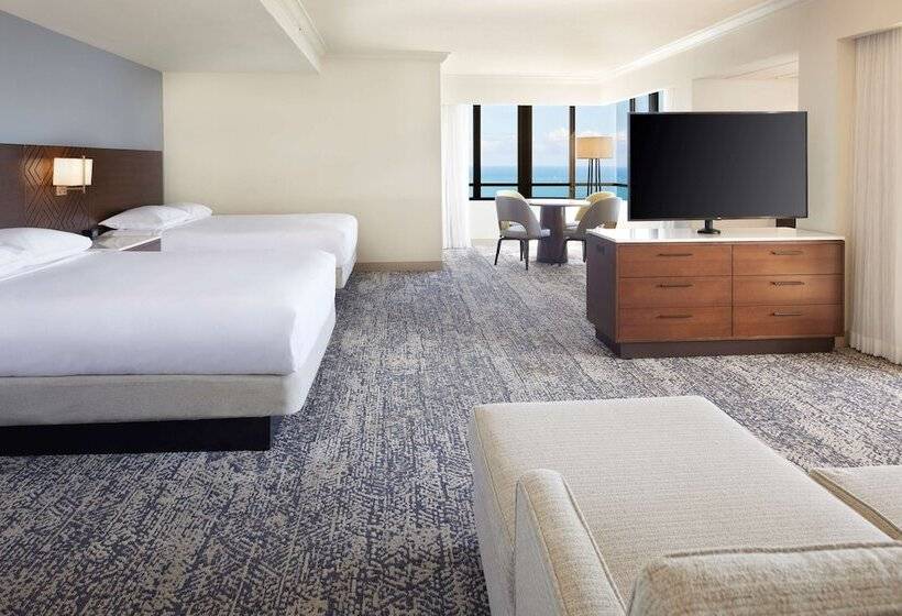 سوییت جونیور با چشم‌انداز دریا, Hilton Hawaiian Village Waikiki Beach Resort